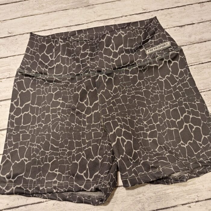 Short Bruna